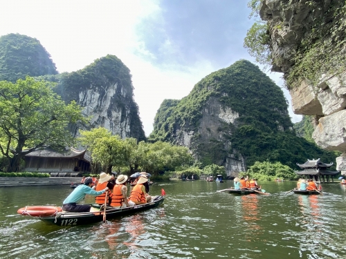 Tuyet Tinh Coc – Trang An – Hang Mua