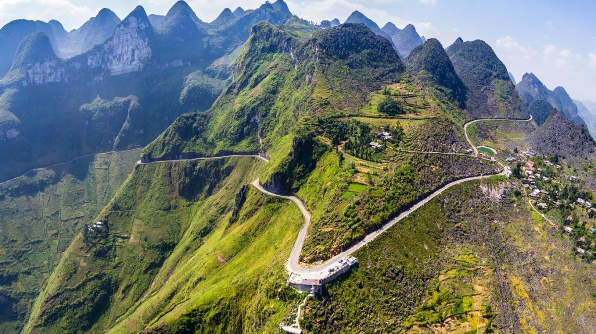 Highlights of the Hanoi – Ha Giang – Sapa 6 days 5 nights tour